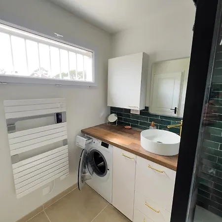 Apartment Renove Proche De La